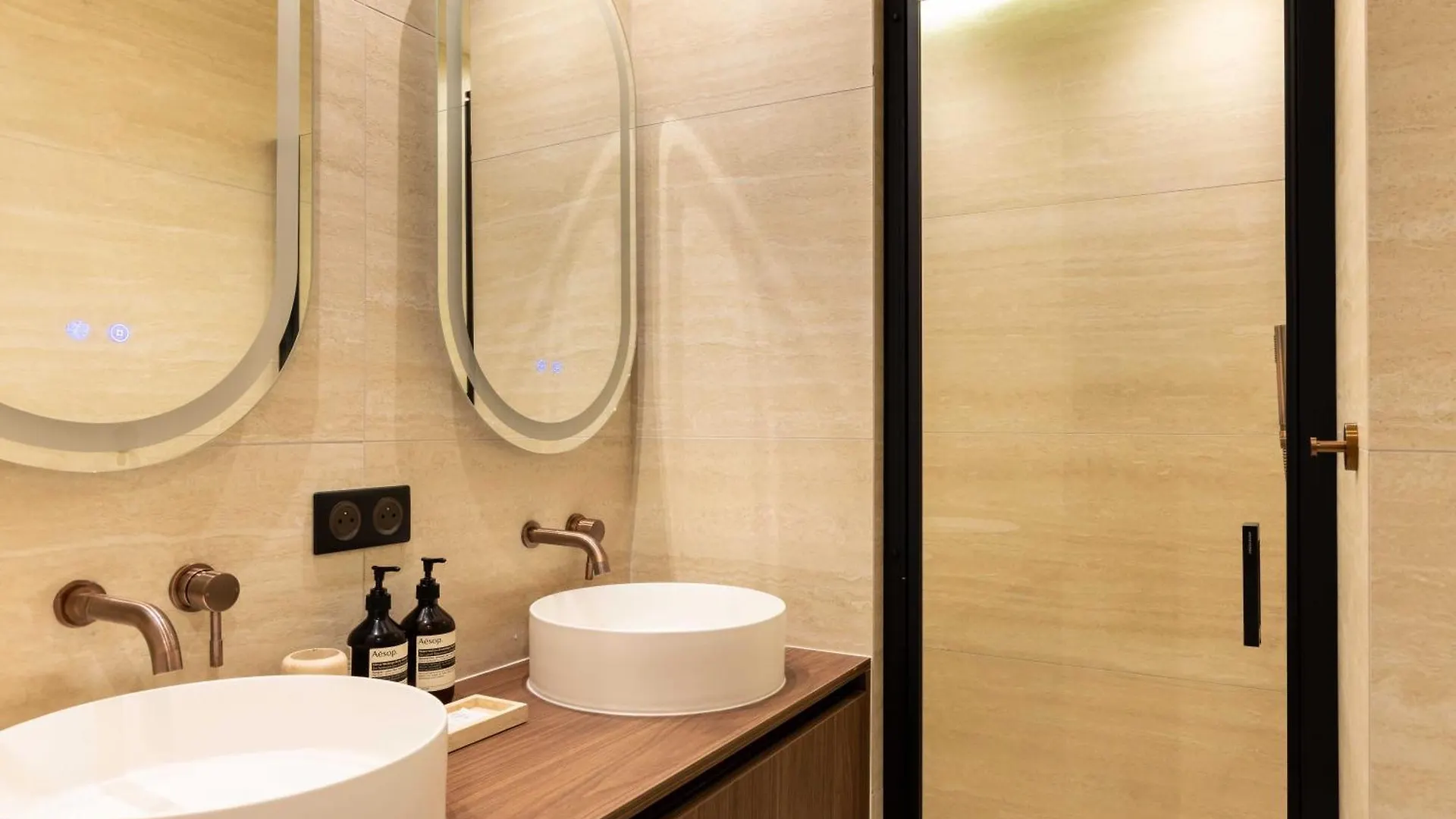 Luxurious A-c Flat - 2p - Bastille-le Marais Paris
