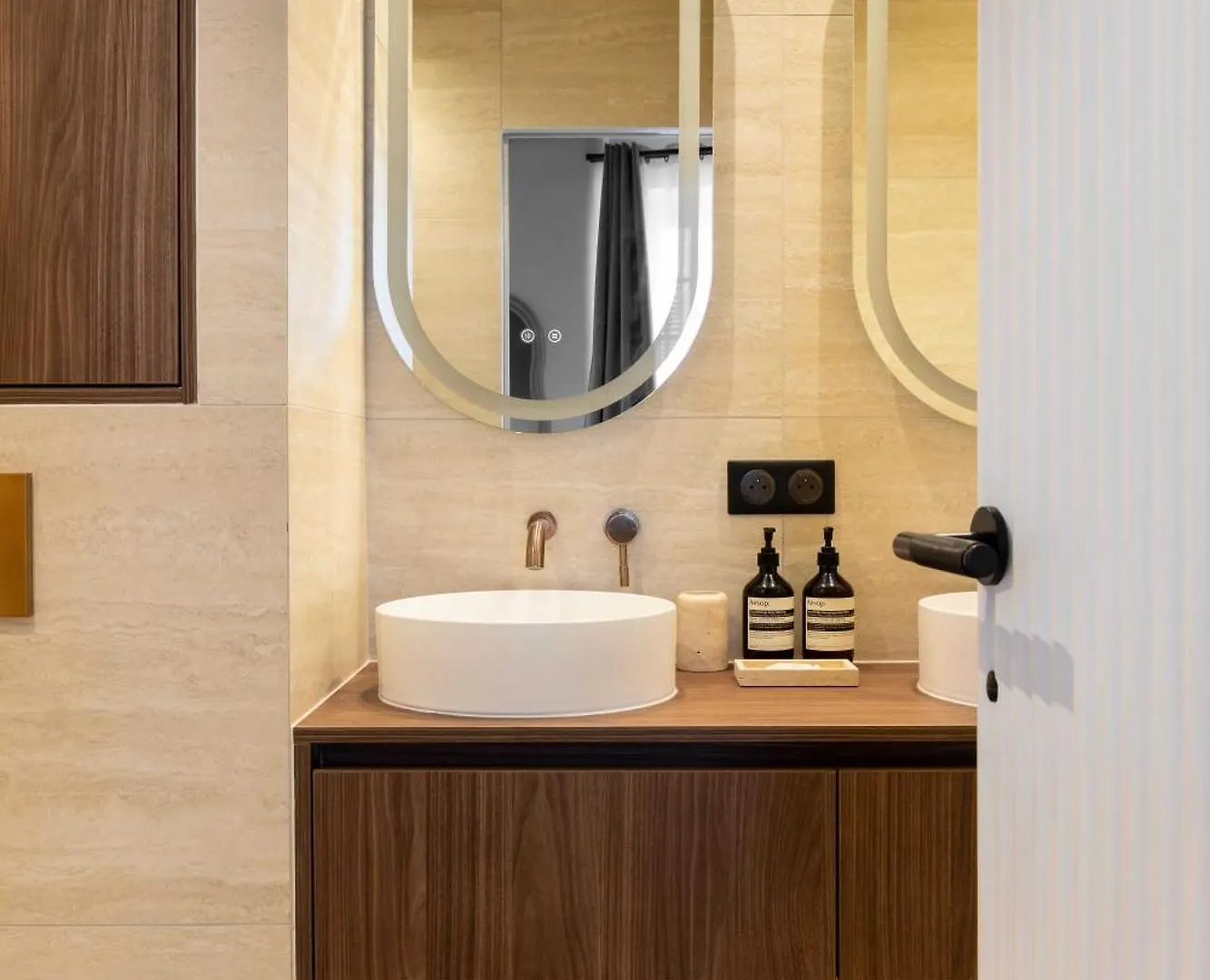 Luxurious A-c Flat - 2p - Bastille-le Marais * Paris